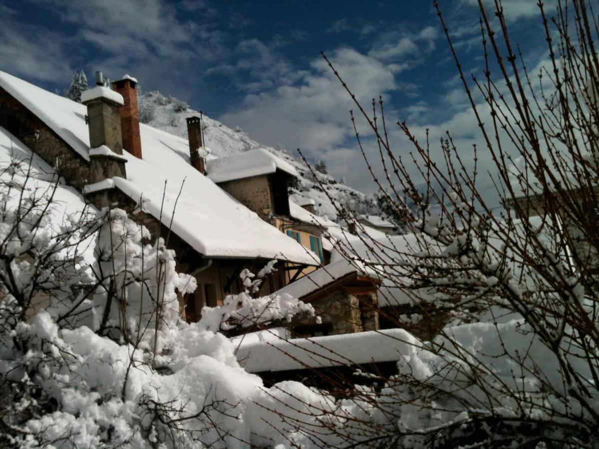 "Le Chateau" Bed and Breakfast La Roche-des-Arnauds Eksteriør billede